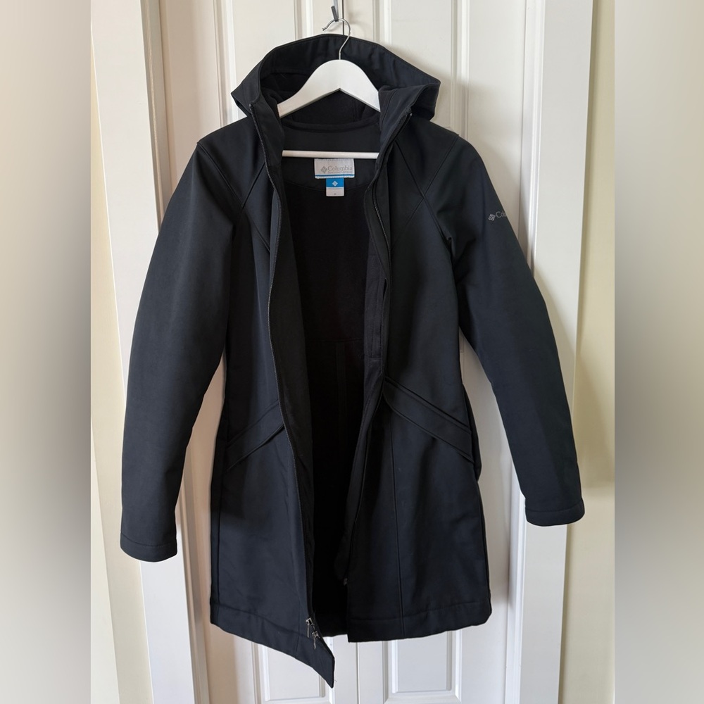 COLUMBIA WOMEN'S BLACK LONG LINE
JACKET COAT | Medium